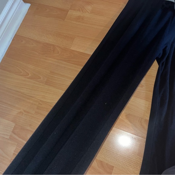 Aritzia Wilfred black stretchy pants - Picture 3 of 4